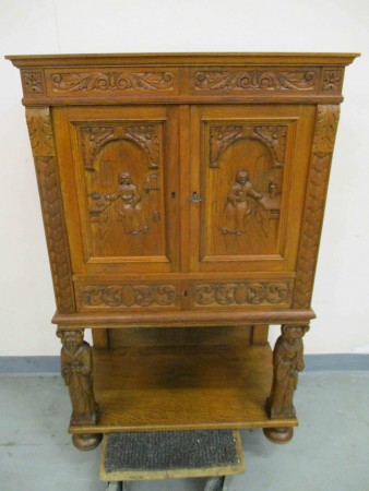 2603 - Skrin dub bohate vyrezavana 1910  75 x 42 cm  V - 121 cm   -  PRODANO